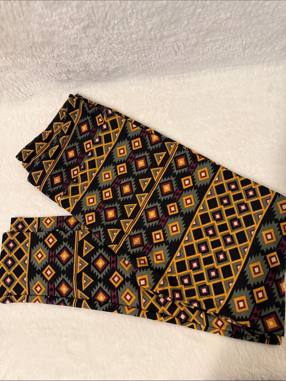LuLaRoe Black, Yellow & Burgundy Geometric Leggings